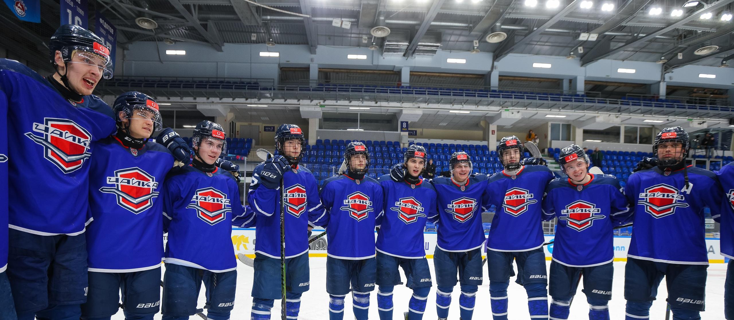 «Чайка» обыгрывает «Реактор»